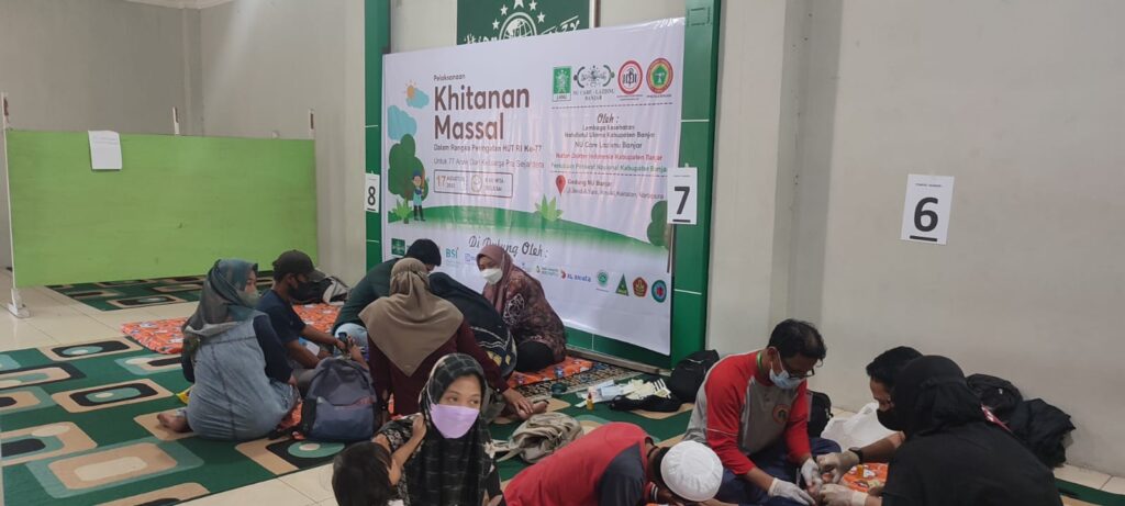 Khitanan massal LKNU Banjar