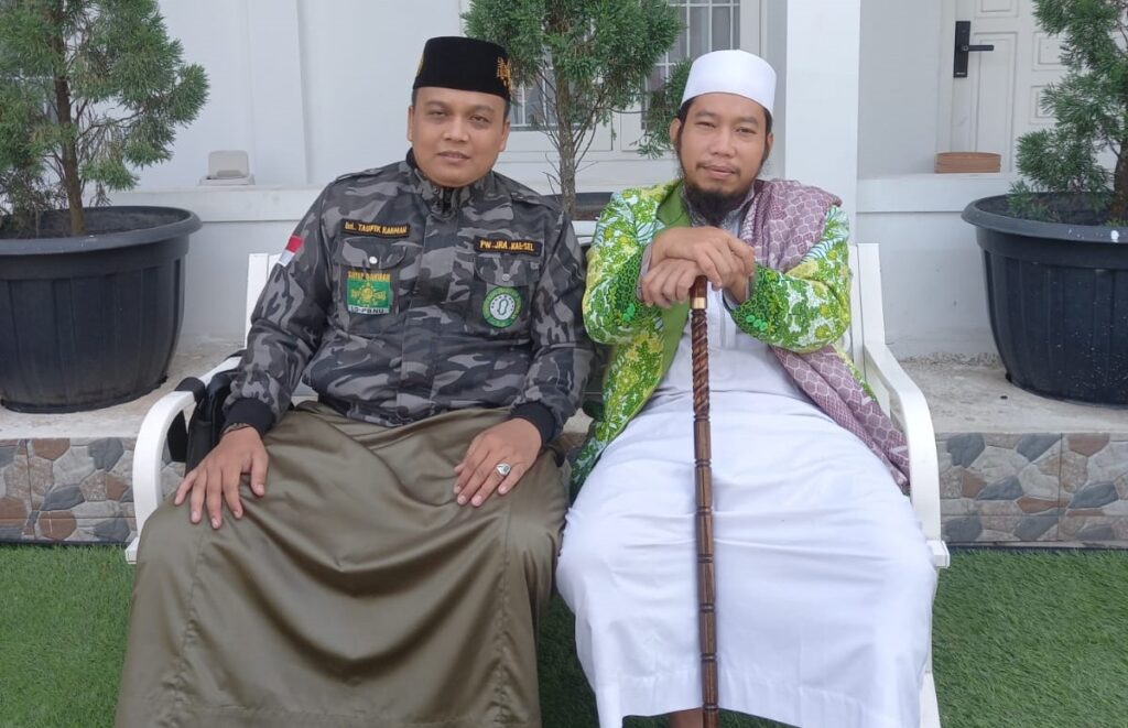 Ustadz Taufiq bersama Gus Amak Mujiz JRA Pusat